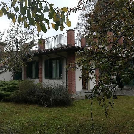 Al Vecchio Pero, Con Ampio Giardino Privato Βίλα La Morra Εξωτερικό φωτογραφία