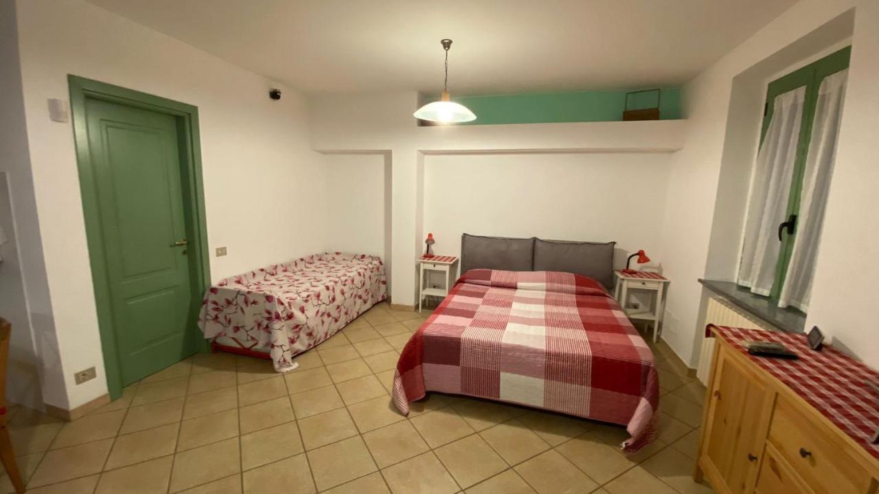 Al Vecchio Pero, Con Ampio Giardino Privato Βίλα La Morra Εξωτερικό φωτογραφία