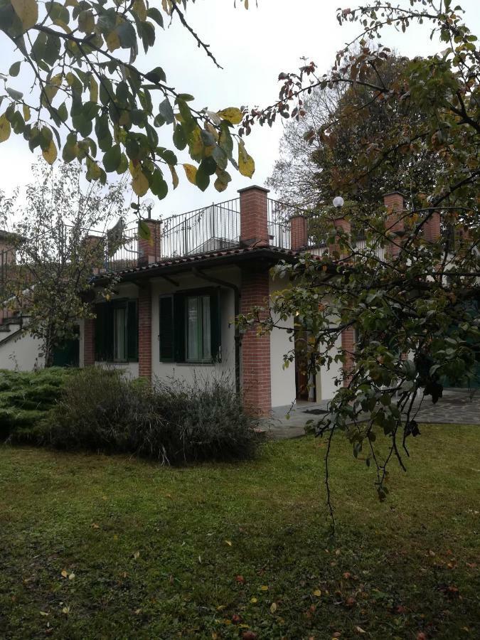 Al Vecchio Pero, Con Ampio Giardino Privato Βίλα La Morra Εξωτερικό φωτογραφία